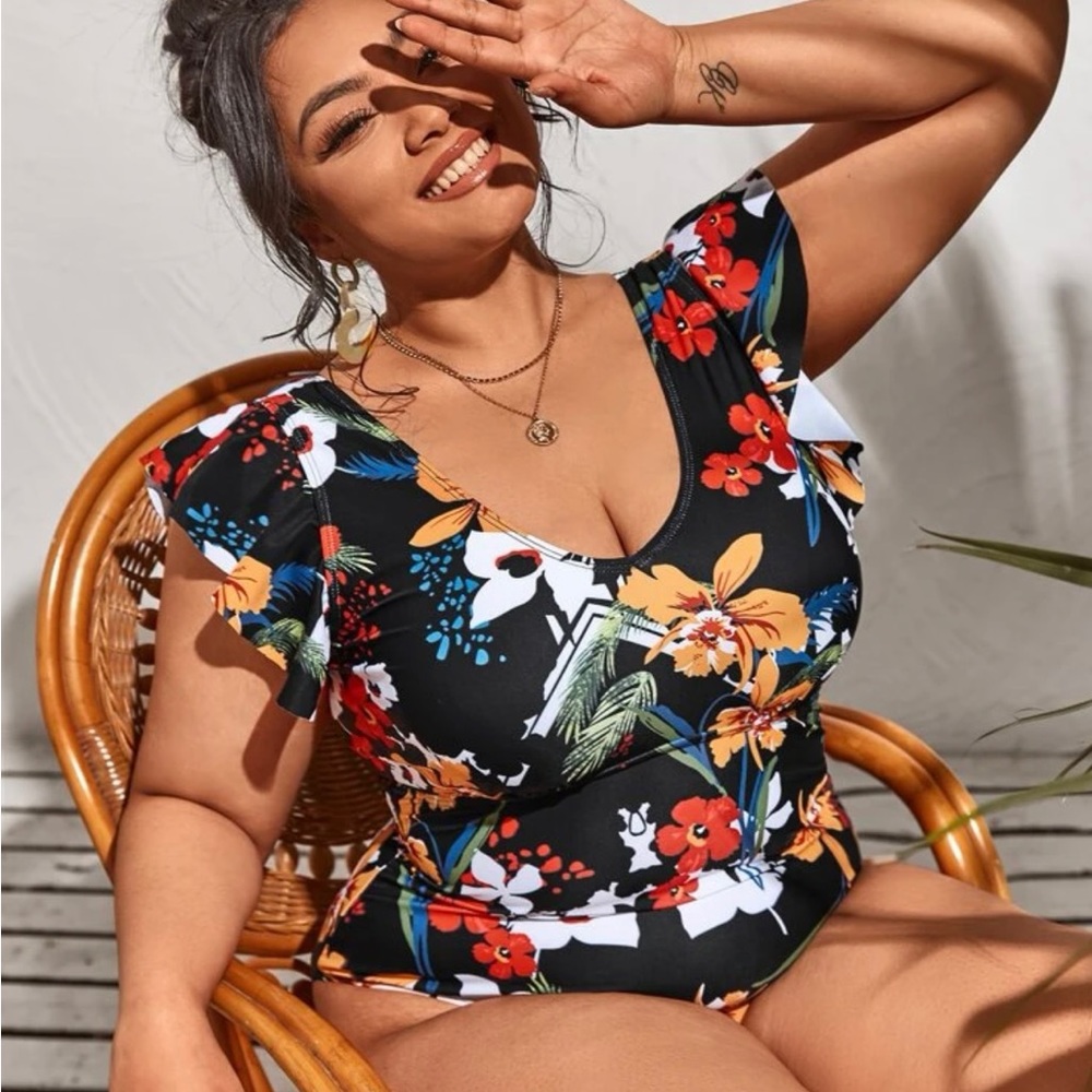 NWOT- New floral cute swimsuit-Final Price